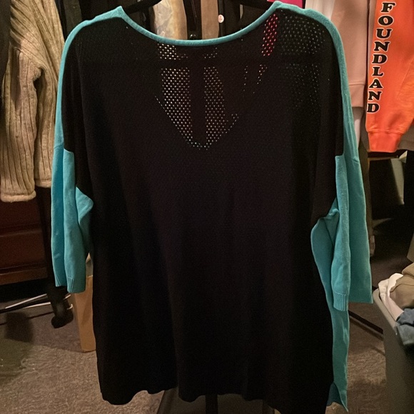 Love and Legend sz 4x top! - Picture 2 of 4